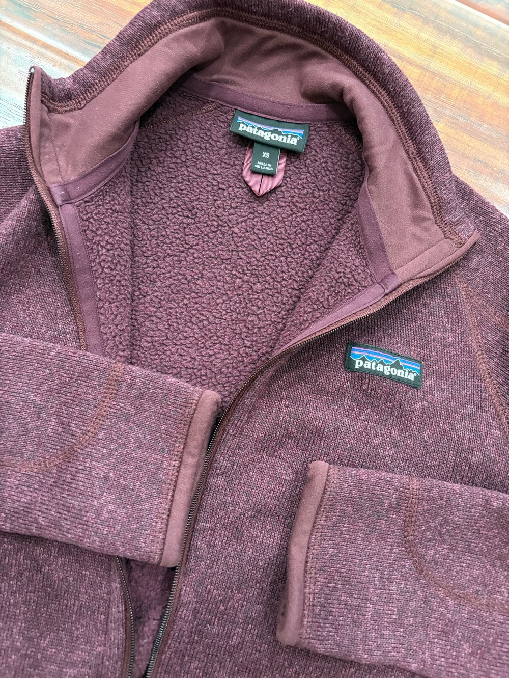Patagonia Women's Full-Zip Fleece Jacket - size XS in Plum - Picture 6 of 7
